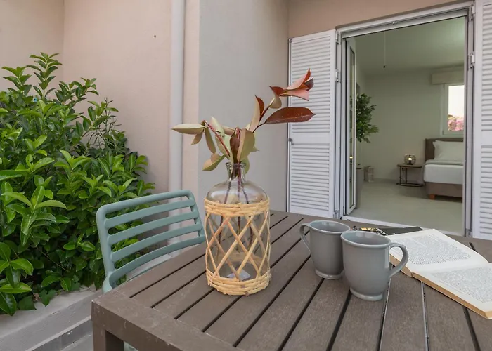 One Bedroom Erato Apartament